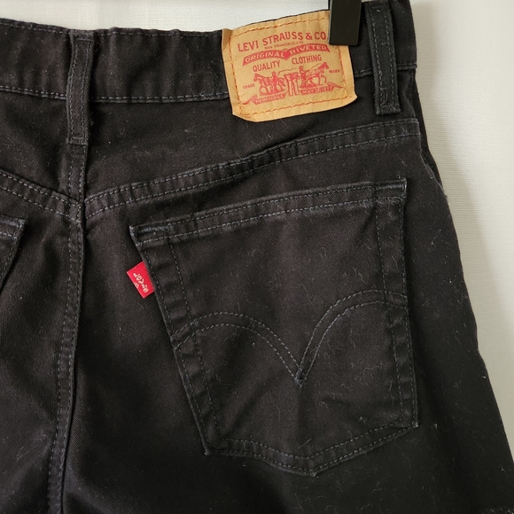 Vintage Y2K Levi's Classic Fit Stretch cutoff jean shorts, size 8 Misses - Picture 7 of 10